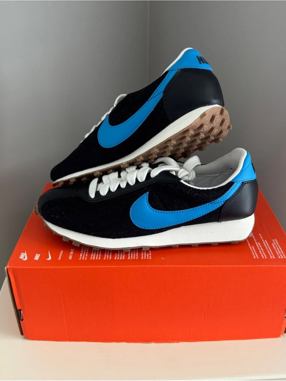 Brand New! Nike LD-1000 SE in a black and blue colorway- Women’s 9/ Men’s 7.5
